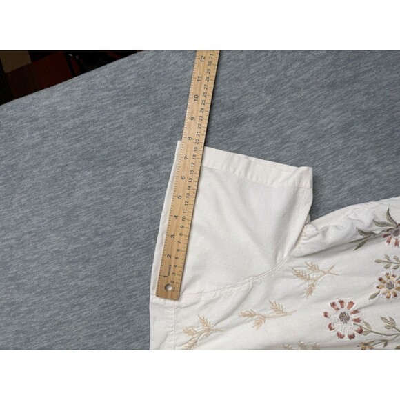 Erika and Company Beige Embroidered Floral Button Down Sleeveless Top Size S - Picture 8 of 9